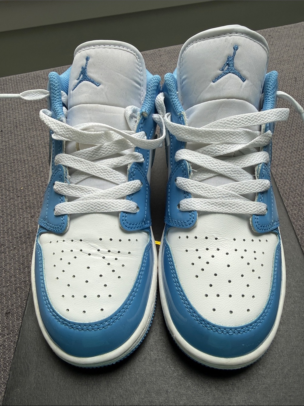 Jordan Kids Low-Top Sneakers in White and Light Blue